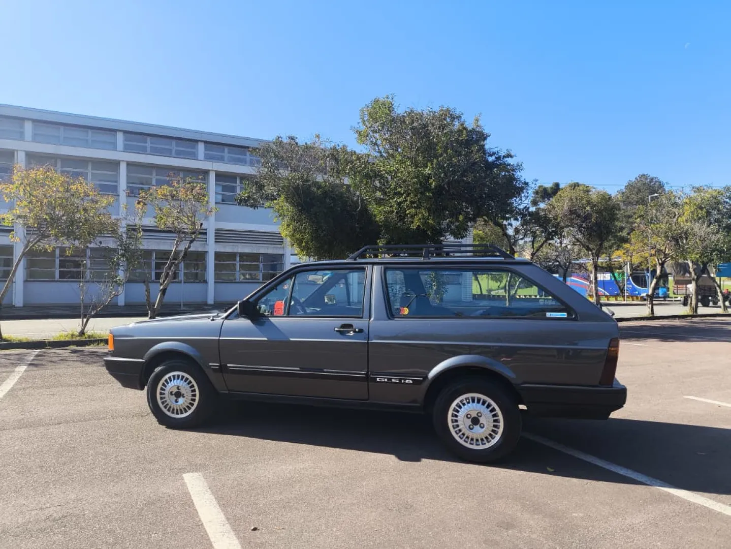 Vista lateral da Volkswagen Parati GLS 1990